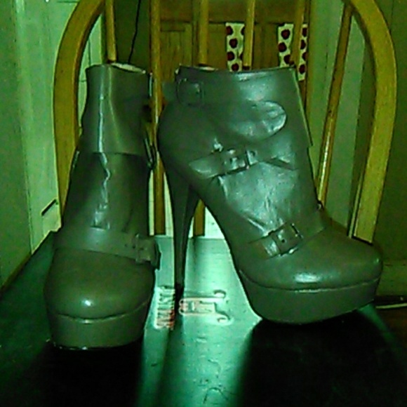JusFab Paris Heels - Picture 1 of 2